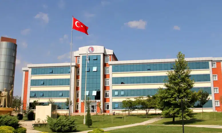 ÇOMÜ 153 Sözleşmeli Personel Alımı Yapacak! 76 Hemşire, 51 Temizlik Görevlisi Alınacak